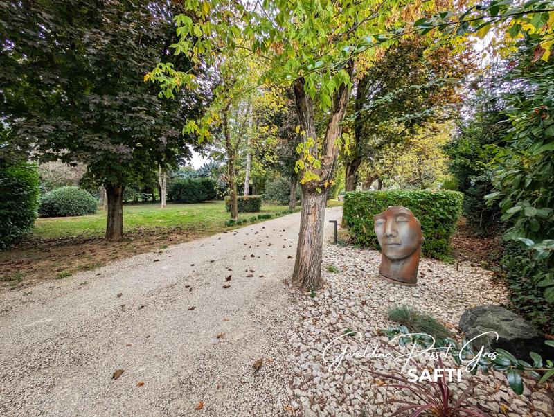 Maison - 200 m² - 6 pièces