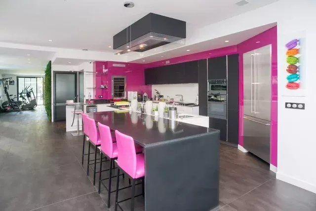 Appartement - 394 m² - 10 pièces