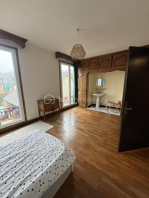 Maison - 276 m² - 8 pièces