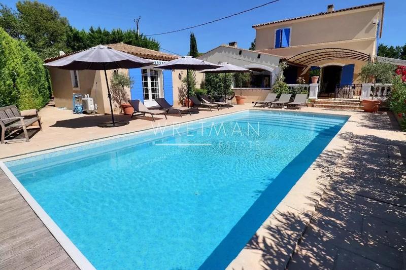 Villa - 248 m² - 8 pièces