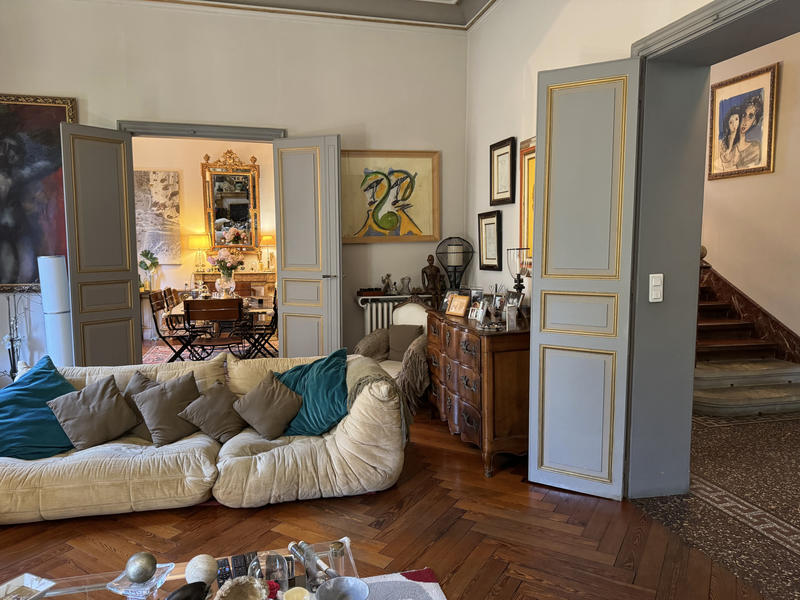 Maison - 237 m² - 8 pièces