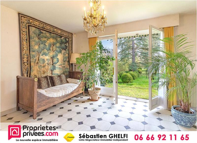 Maison - 198 m² - 11 pièces