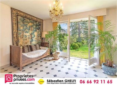 Maison - 198 m² - 11 pièces