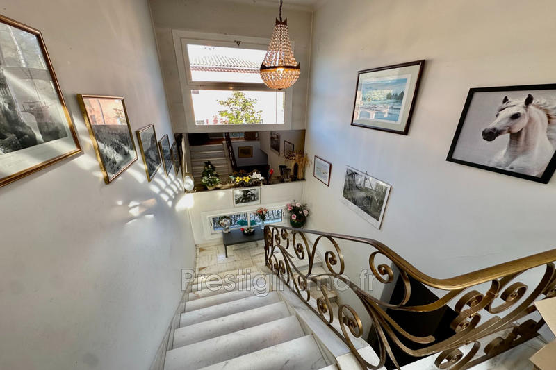 Maison - 270 m² - 8 pièces