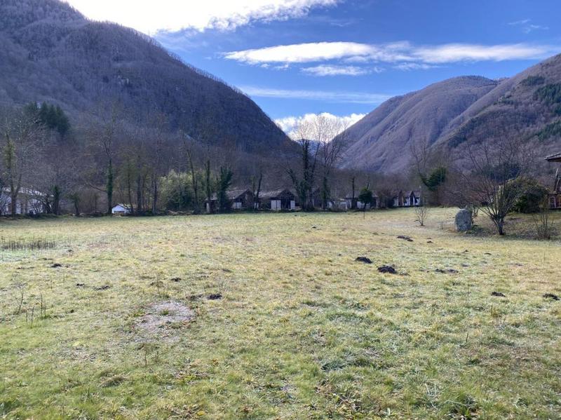 Terrain - 3 696 m²