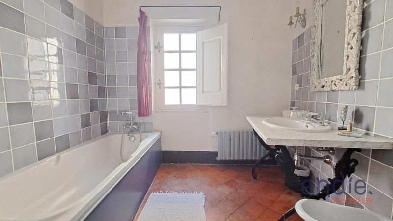 Maison - 500 m² - 10 pièces