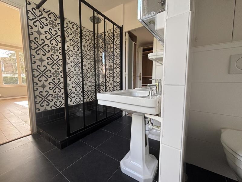 Demeure - 200 m² - 8 pièces