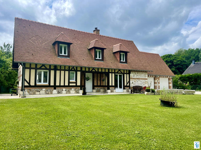 Maison - 220 m² - 5 pièces