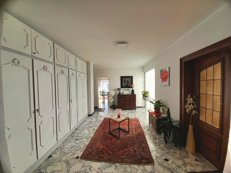 Maison - 400 m² - 10 pièces