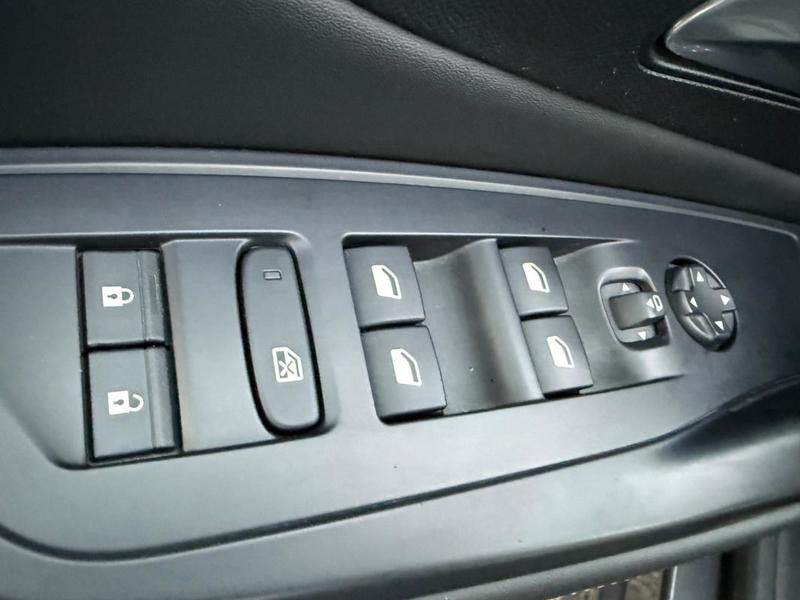 Peugeot 408 Phev 225ch Allure Pack e-Eat8