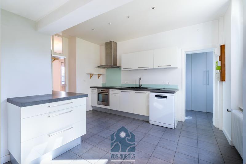 Maison - 181 m² - 7 pièces