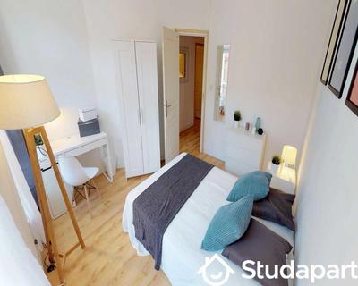 Chambre - 70 m² - 1 pièce