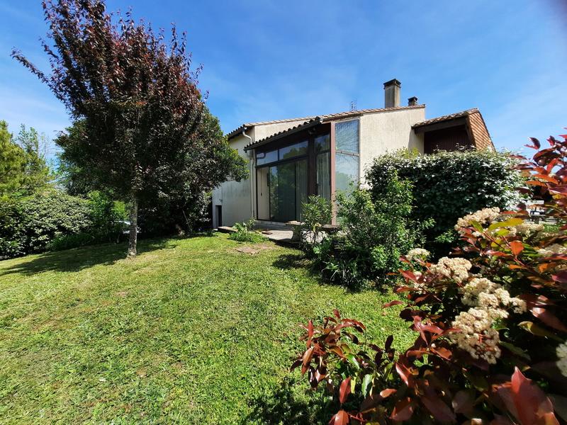 Maison traditionnelle - 150 m² - 6 pièces