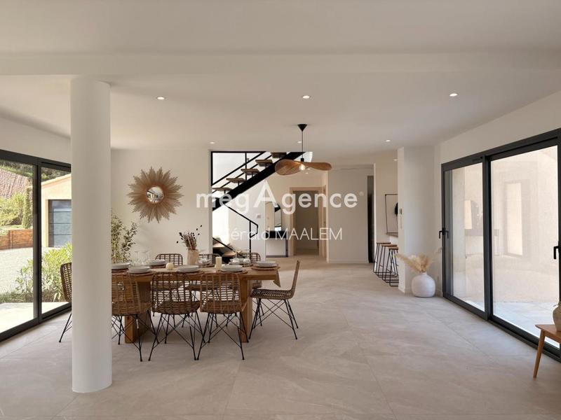 Villa - 243 m² - 7 pièces