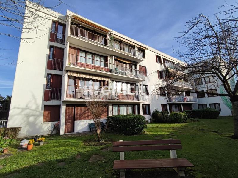 Appartement - 100 m² - 5 pièces