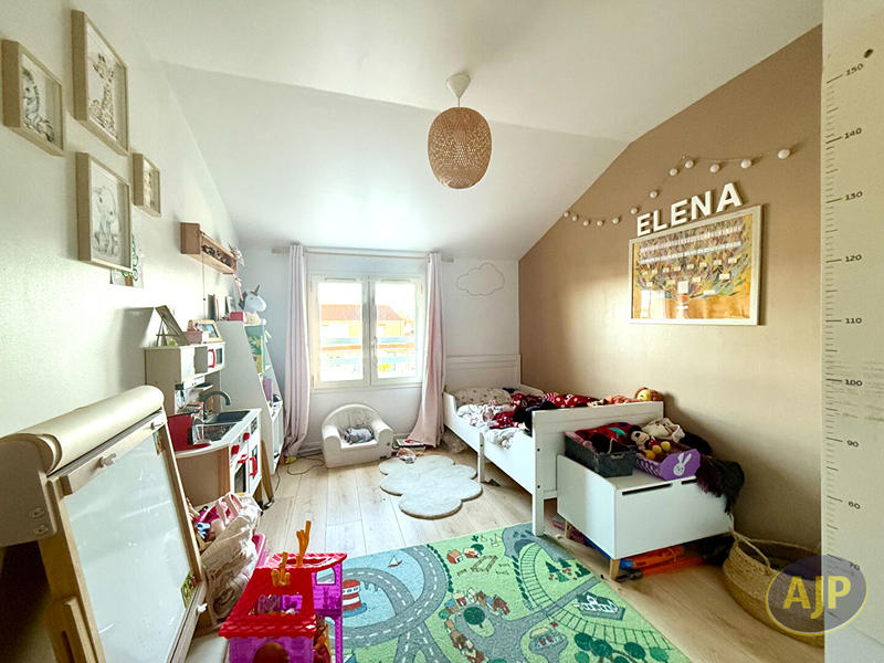 Maison - 104 m² - 6 pièces