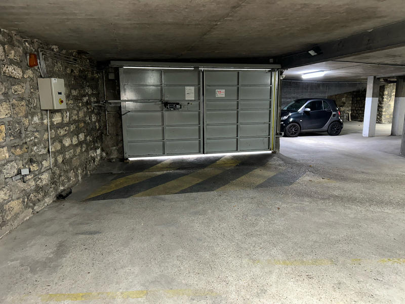 Parking / Garage - 12 m²