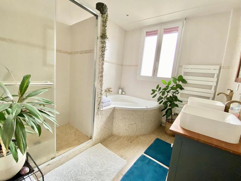 Maison - 196 m² - 7 pièces