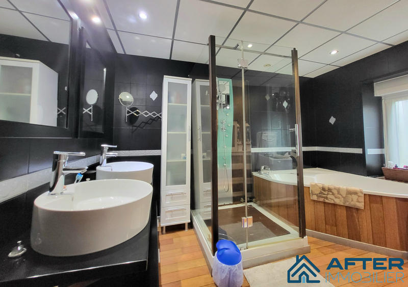 Maison - 92 m² - 5 pièces