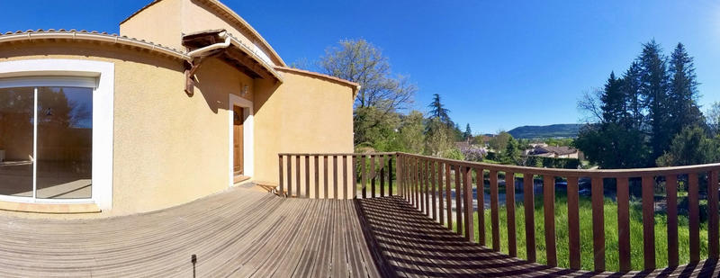 Maison - 104 m² - 5 pièces