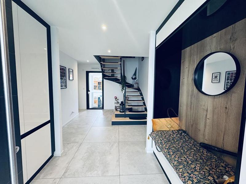 Villa - 180 m² - 8 pièces