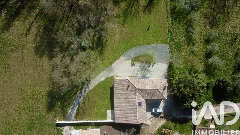 Maison - 212 m² - 8 pièces