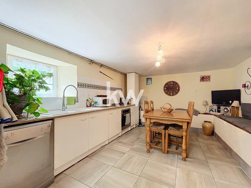 Maison traditionnelle - 127 m² - 6 pièces