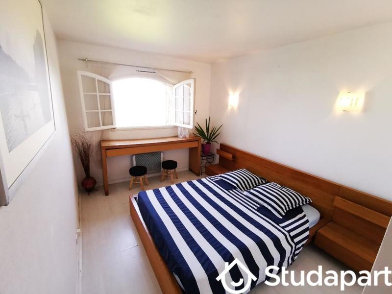 Chambre - 15 m² - 1 pièce