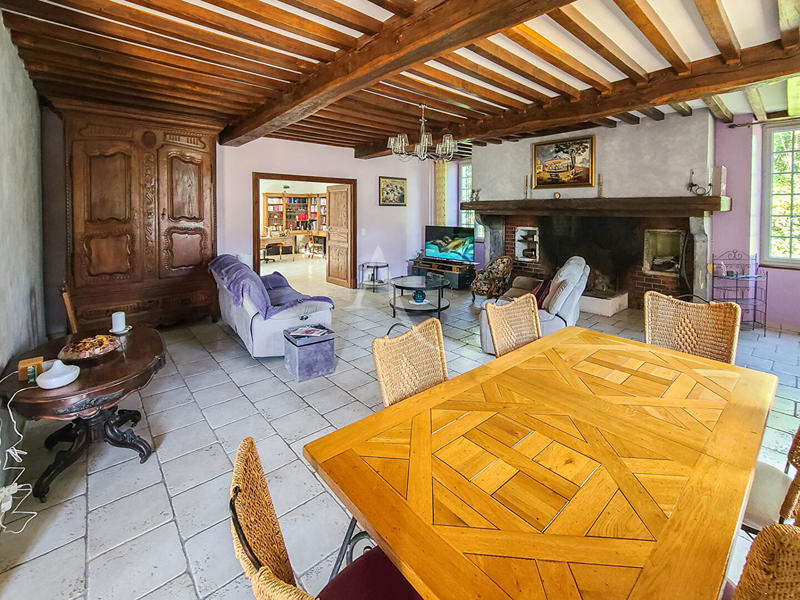 Maison - 240 m² - 7 pièces