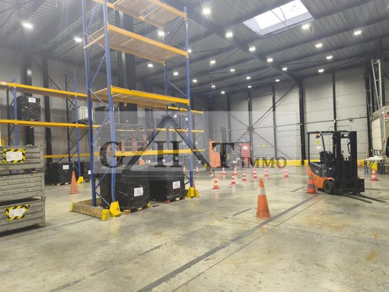 Entrepôt - 2 850 m²