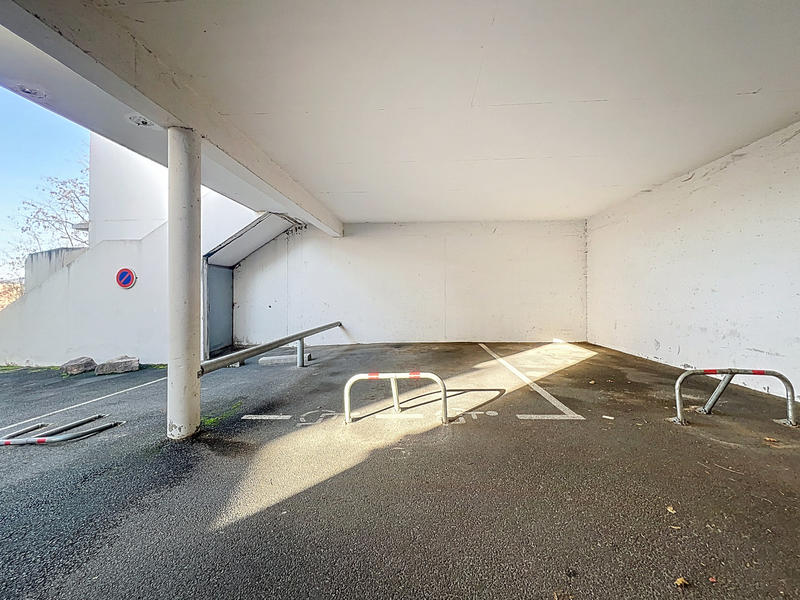 Parking / Garage - 14 m²