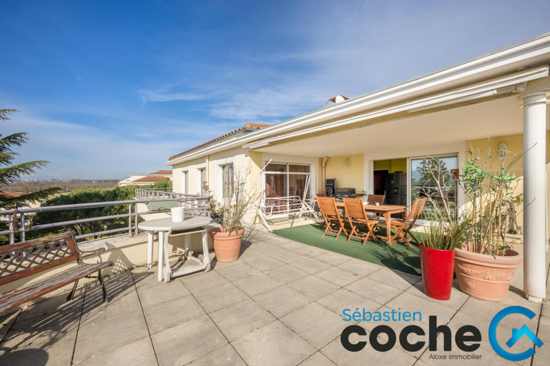 Appartement - 143 m² - 6 pièces