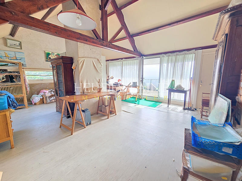 Maison - 232 m² - 7 pièces