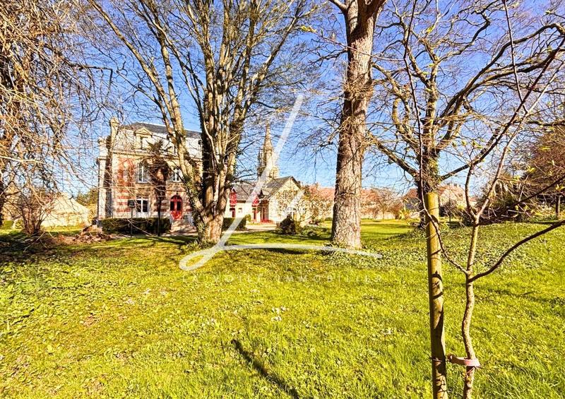 Maison - 280 m² - 14 pièces