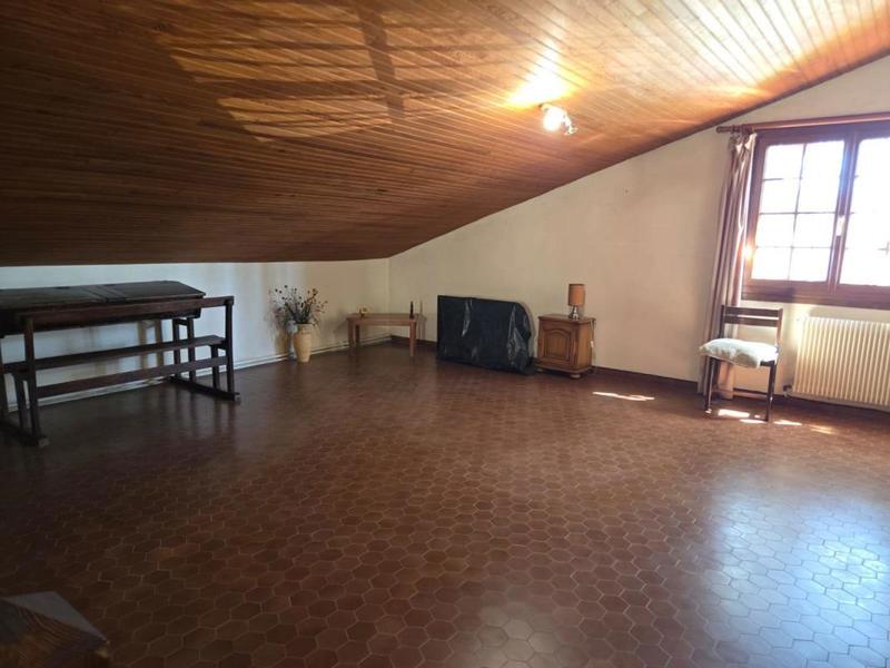 Propriété - 320 m² - 9 pièces