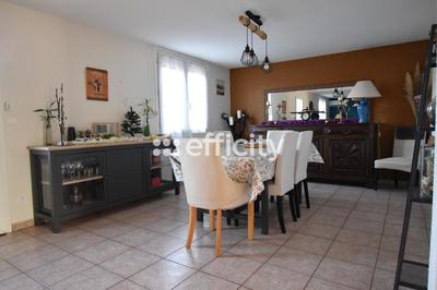 Maison - 141 m² - 6 pièces