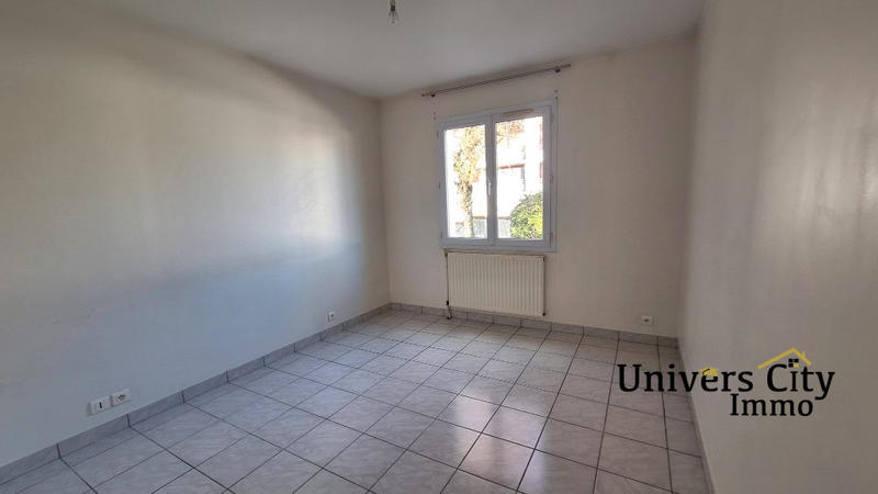 Maison - 99 m² - 5 pièces