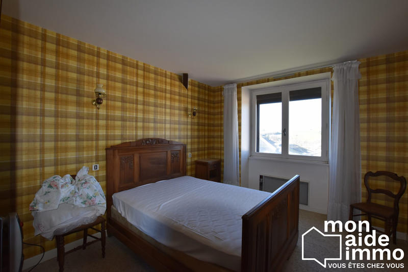 Maison traditionnelle - 240 m² - 9 pièces