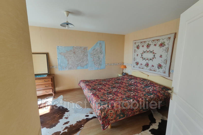 Maison - 181 m² - 5 pièces