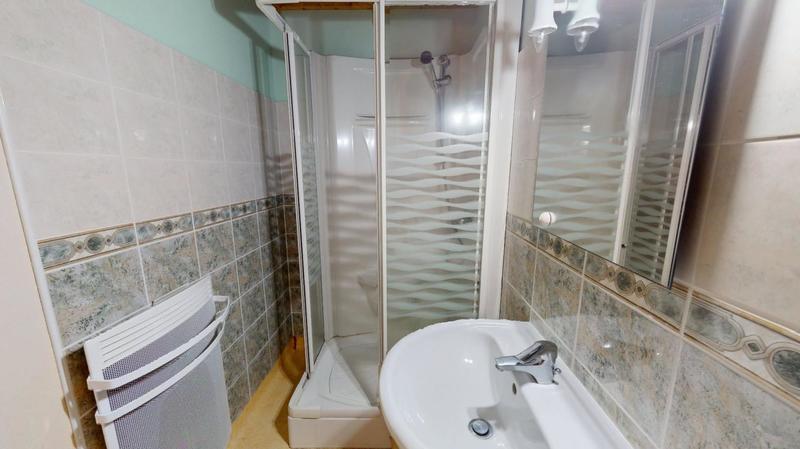 Maison - 240 m² - 11 pièces