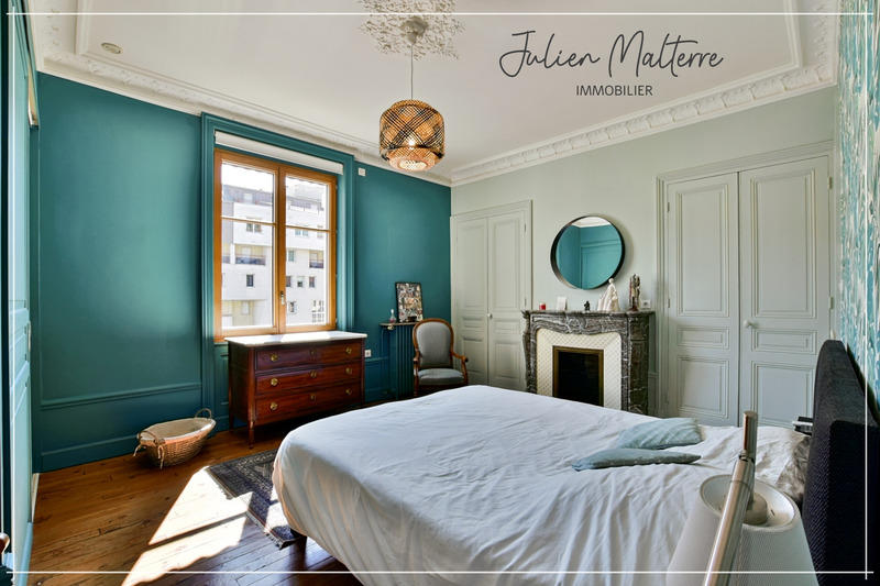 Maison bourgeoise - 211 m² - 8 pièces