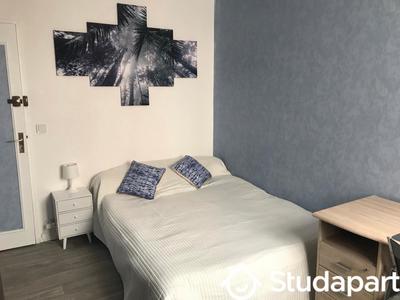 Chambre - 10 m² - 1 pièce