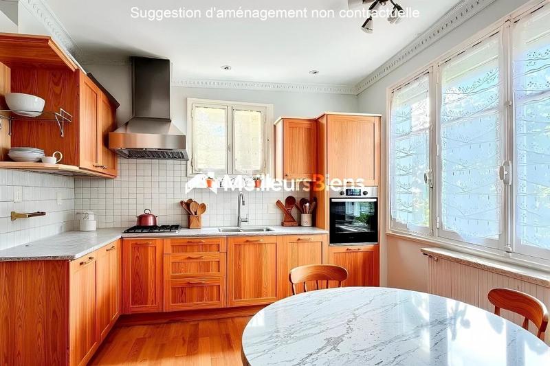 Maison - 140 m² - 8 pièces