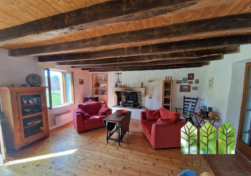 Maison traditionnelle - 151 m² - 7 pièces