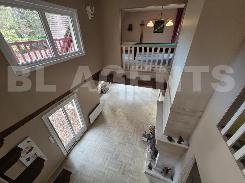 Maison - 213 m² - 7 pièces