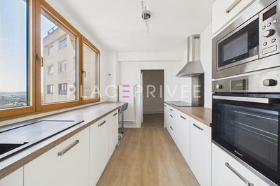 Appartement - 99 m² - 4 pièces