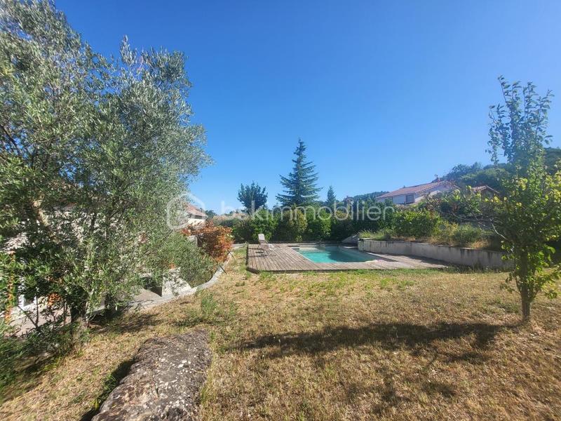 Maison - 200 m² - 7 pièces