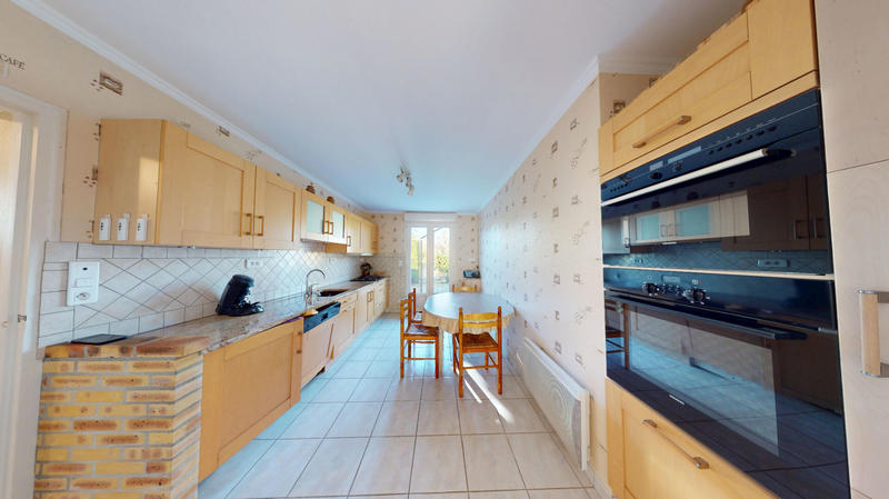 Maison - 102 m² - 5 pièces