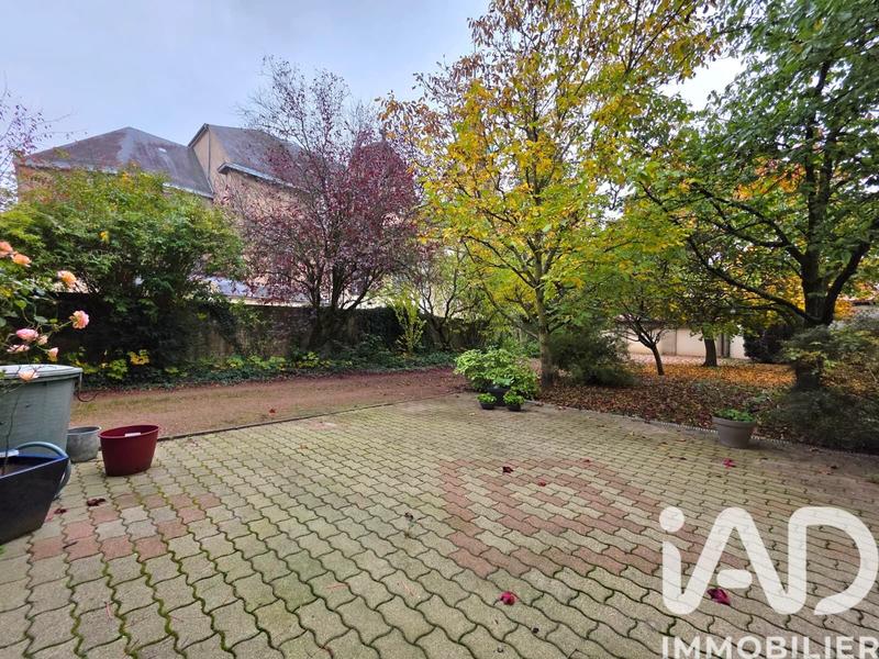 Maison - 365 m² - 12 pièces