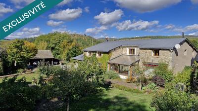 Maison - 244 m² - 8 pièces